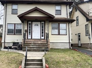 138 Oakland Ter, Newark, NJ 07106