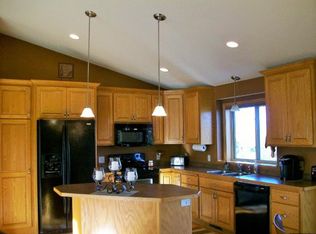 23419 Eidelweiss St NW, Saint Francis, MN 55070