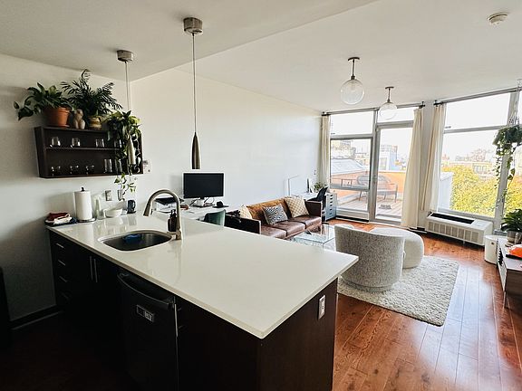 3rd image of 765 Park Pl APT 5A