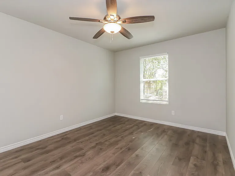 3300 Chalmette Ct — Photo 13