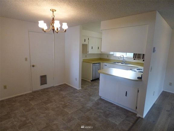 2nd image of 219 W Street SE