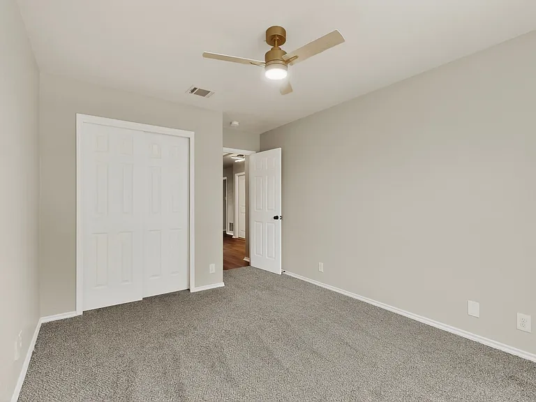 819 Six Iron — Photo 27