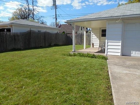 4th image of 266 Abbington Ave