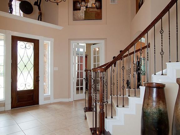 Grand 2-story foyer!