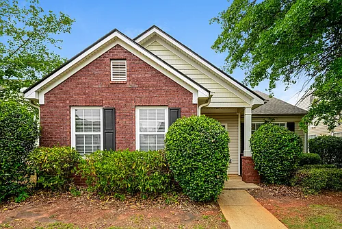1447 Wilshire Way Photo 1