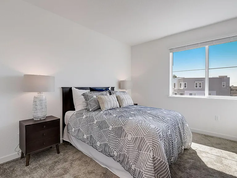 Estaire Luxury Townhomes — Photo 17