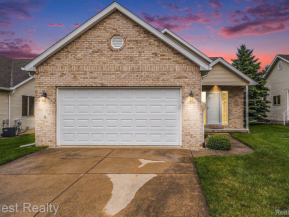 1st image of 1037 Foxglove Ln