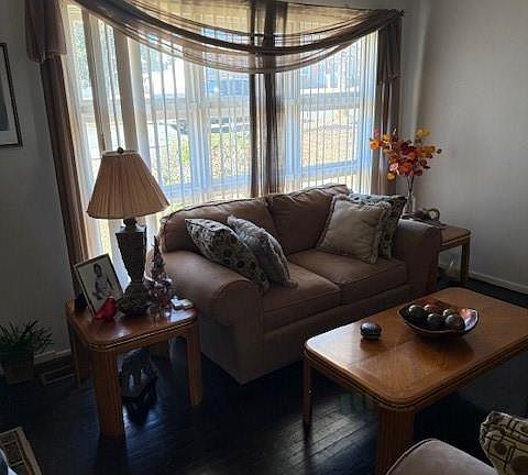 5th image of 3528 Merrill Pl