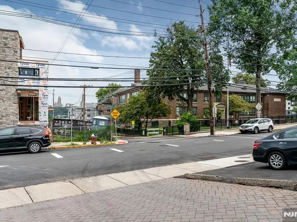 280 Undercliff Avenue image 23 of 23