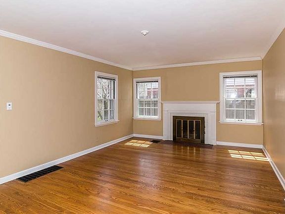 4th image of 5456 N Kenwood Ave
