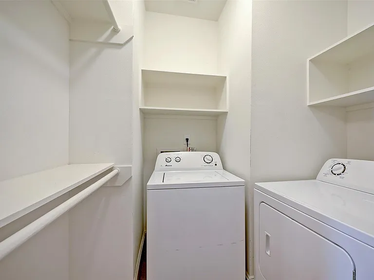 2401 Radcliffe St — Photo 18
