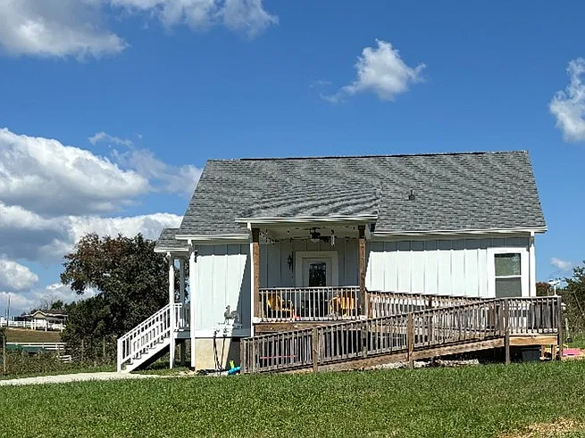 201 Garrett Rd — Photo 2