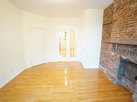 2nd image of 466 6th St #D2