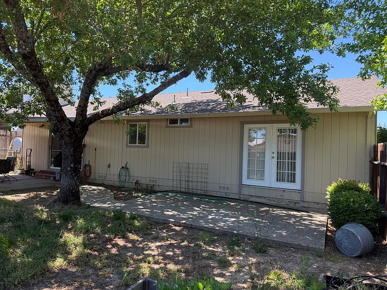 1534 Palm Dr — Photo 5