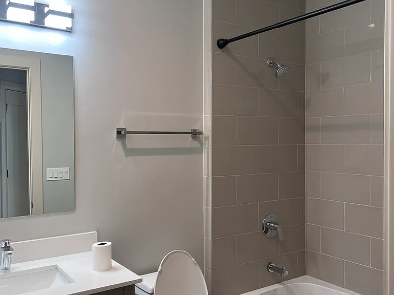1208 E 64th St #2B — Photo 12