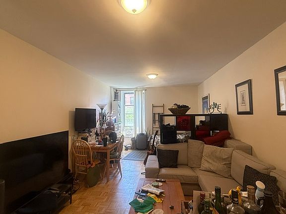 2nd image of 251 E 84th St APT 4C