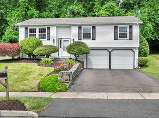 158 Timber Ridge Rd, Middletown, CT 06457