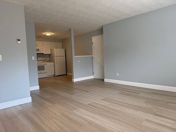 4th image of 641 Manton Ave APT 10