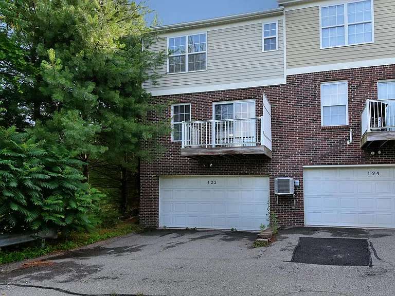 150 Laurel Crest Dr — Photo 3