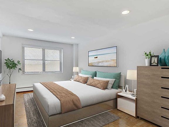 3rd image of 25 Park Pl APT 1C