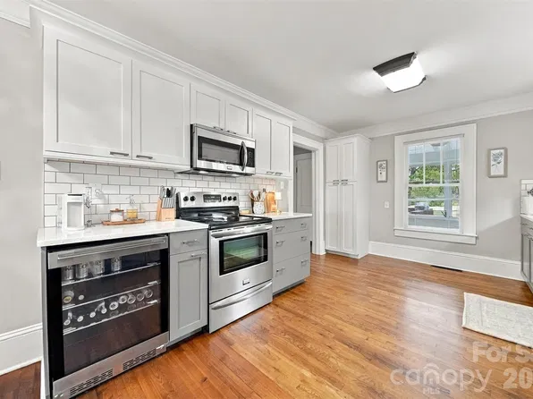 1339 5th St NE, Hickory, NC 28601