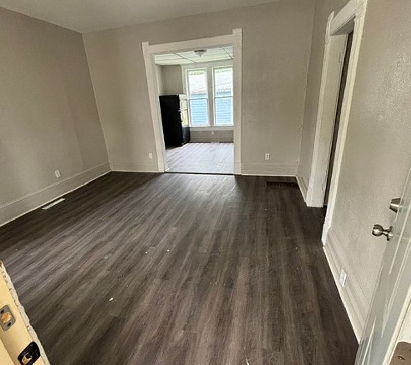1st image of 514 S 5th St #100