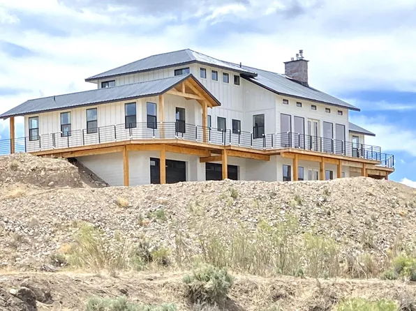 690 N Main St, Antimony, UT 84712