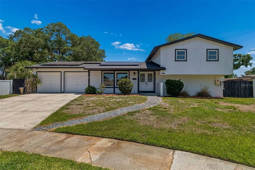 4 bed, 3.0 bath, 1958 sqft, $3,750 — Photo 1