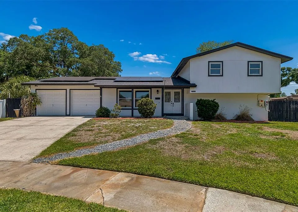 7111 Gateway Ct