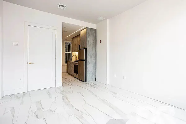 Rented by EXR | media 42