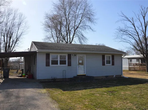 1233 Center Dr, Farmington, MO 63640