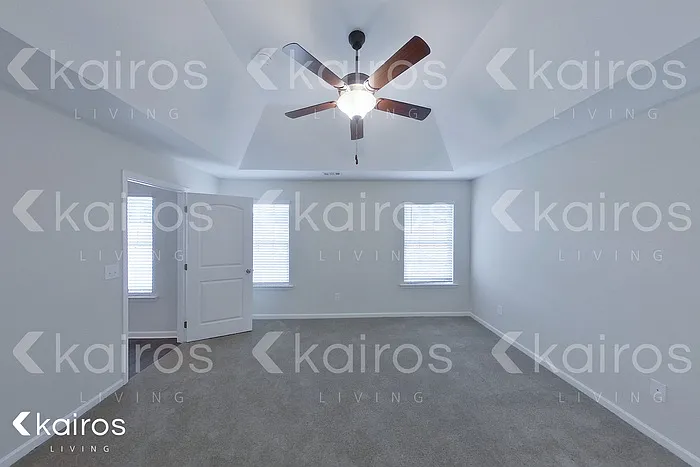 820 Heather Dr — Photo 16