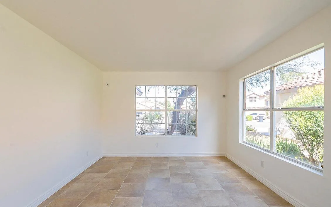1135 W Macaw Dr — Photo 4