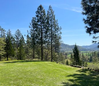 978 Fish Hatchery Rd, Grants Pass, OR, 97527