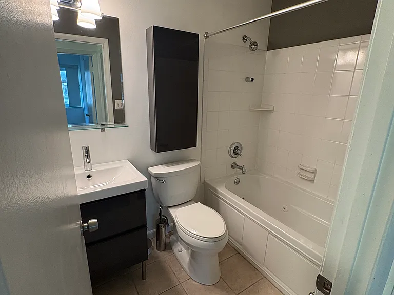 Upstairs shared full bath
