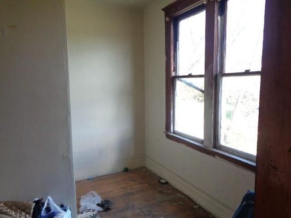 detroit-michigan-88610954 picture