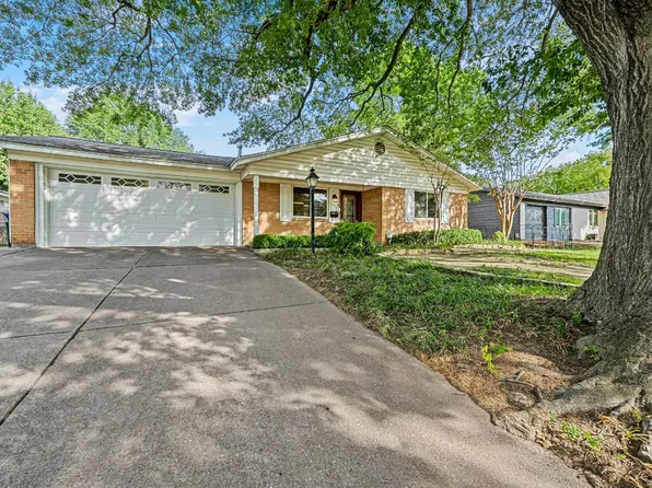 413 Franklin Dr, Euless, TX 76040