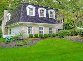 10 Sterling Rd, Chestnut Ridge, NY 10977