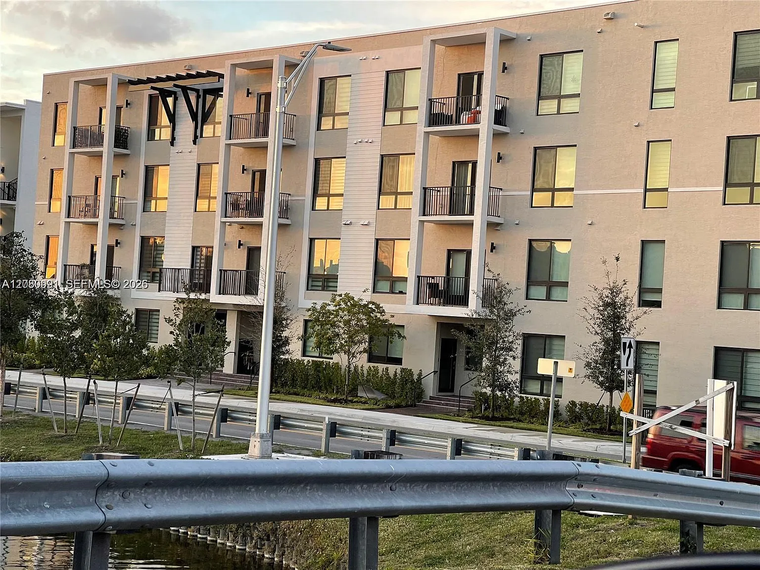 Downtown Doral South Phas — Photo 3