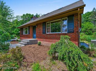 136 Shepherd Ln, Swiftwater, PA 18370