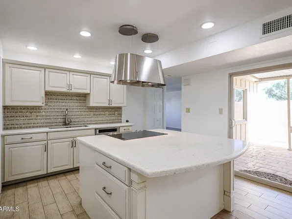 8333 E Orange Blossom Ln, Scottsdale, AZ 85250