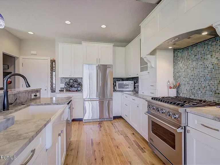2690 Cottage Loop — Photo 7