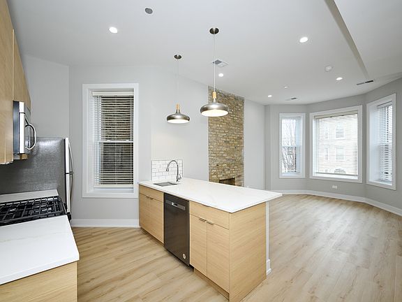 3rd image of 4543 S Saint Lawrence Ave #2F