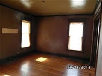 2nd image of 900 E 33rd St