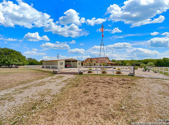 4th image of 235 County Road 6716