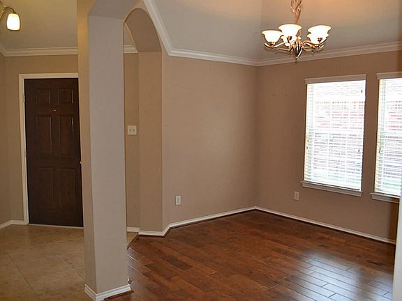 5th image of 14107 Englewood Park Ln
