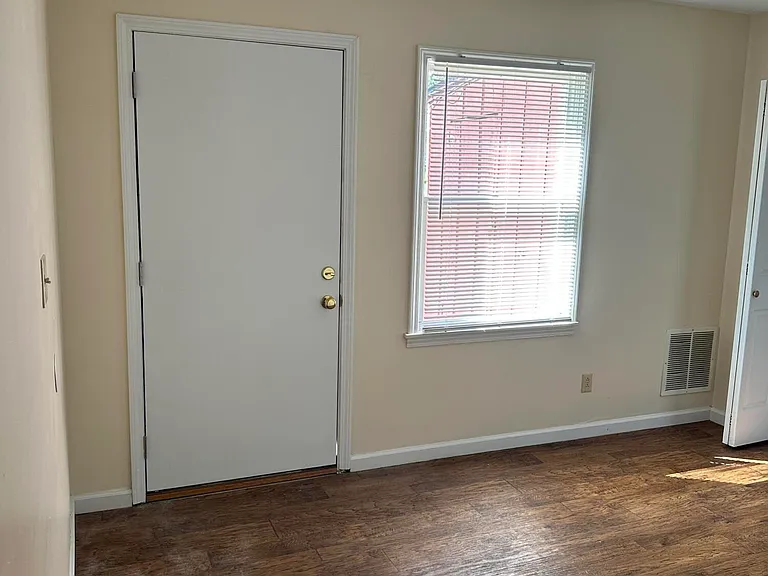 163 Landings Dr — Photo 5