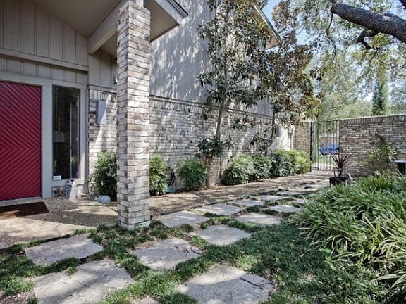 Private Courtyard Entry