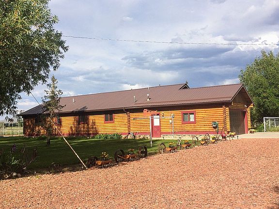 3 bd 2 bath 2 car garage