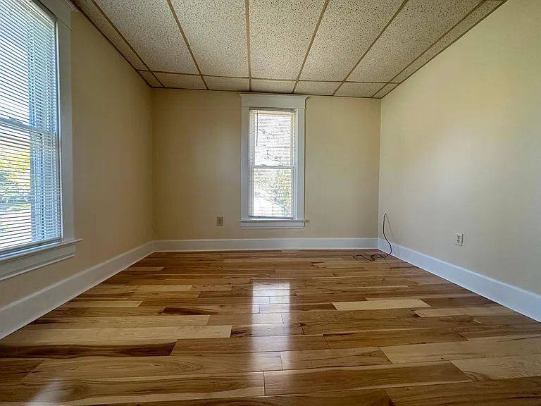 317 E 8th St #B — Photo 27